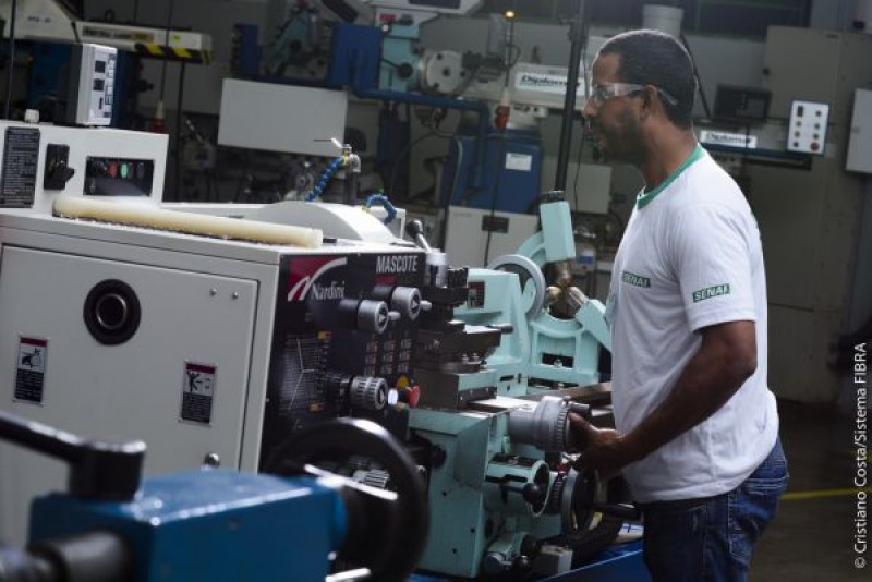 TÉCNICO EM ELETROMECÂNICA